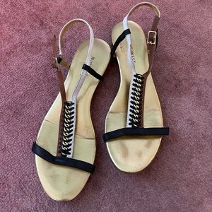 Nine West Tiki Hut Chain Detail Flat Sandals